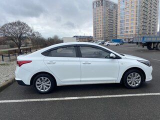 2021 Hyundai Solaris II Рестайлинг, белый, 1550000 рублей, вид 4