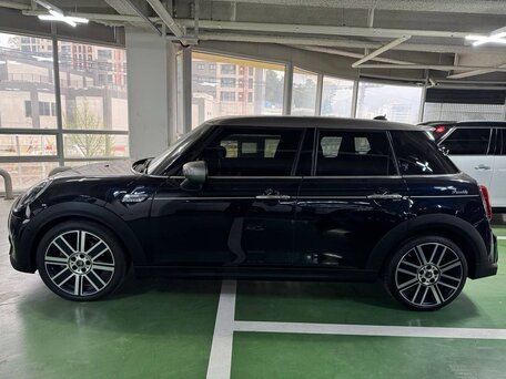 2021 Mini Hatch Cooper S III (F55/F56) Рестайлинг 2, синий, 3300000 рублей, вид 1