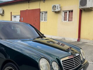 1997 Mercedes-Benz E-Класс 230 II (W210, S210), зелёный, 700000 рублей, вид 4