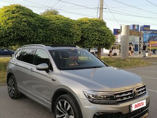2020 Volkswagen Tiguan Allspace II, серый, 3350000 рублей, вид 1