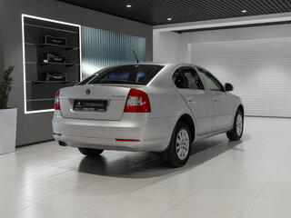 2011 Skoda Octavia II (A5) Рестайлинг, серебристый, 670000 рублей, вид 4
