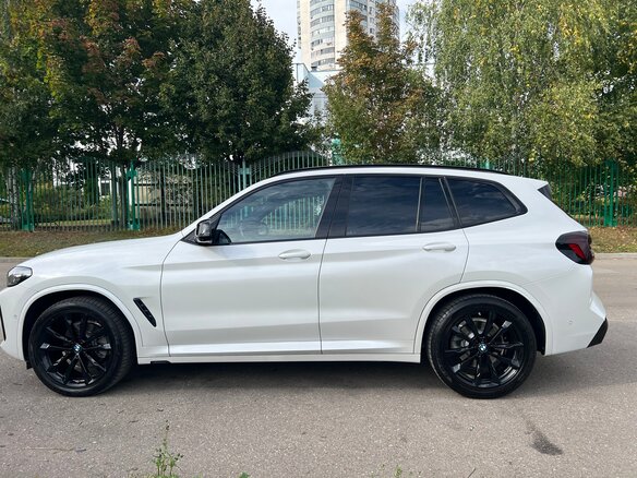 2021 BMW X3 30i xDrive III (G01) Рестайлинг, белый, 5750000 рублей - вид 3