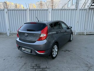 2013 Hyundai Solaris I, серый, 499000 рублей, вид 2