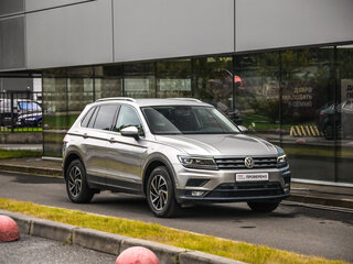 2018 Volkswagen Tiguan II, серебристый, 2199777 рублей, вид 3
