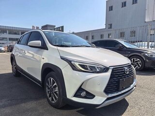 2023 Toyota Yaris L XP150 Рестайлинг, белый, 1239100 рублей, вид 3
