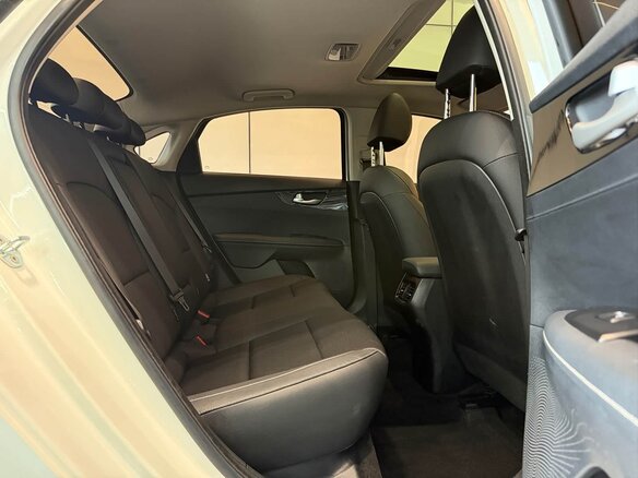 2022 Kia K3 II (China Market), белый - вид 10