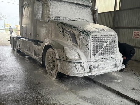 2004 Volvo VNL, зелёный, 4150000 рублей, вид 5