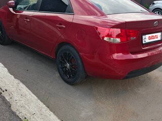 2010 Kia Cerato 5-speed II, красный, 550000 рублей, вид 3