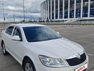 2012 Skoda Octavia II (A5) Рестайлинг, белый, 650000 рублей, вид 3