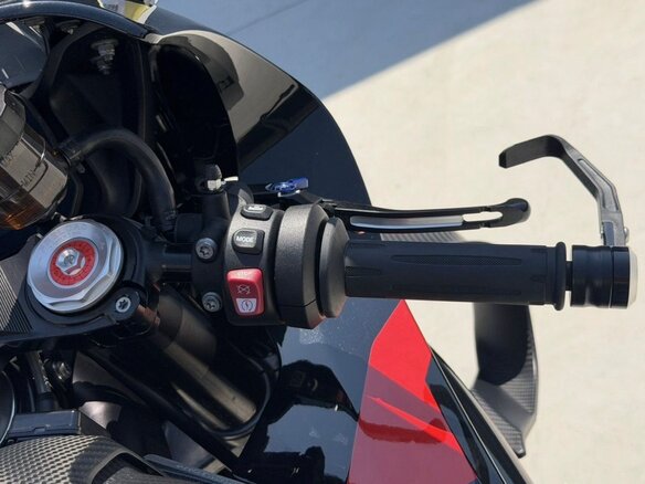 2025 BMW M 1000 RR, чёрный, 3999999 рублей - вид 17