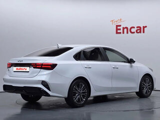 2022 Kia K3 II Рестайлинг, белый, 1810678 рублей, вид 4