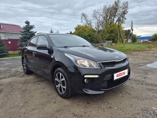 2019 Kia Rio IV, чёрный, 1425000 рублей, вид 3