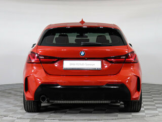 2019 BMW 1 серии 118i III (F40), красный, 2117000 рублей, вид 4