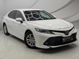 2020 Toyota Camry VIII (XV70), белый, 2579000 рублей, вид 3