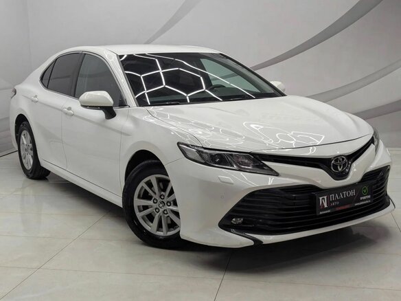 2020 Toyota Camry VIII (XV70), белый, 2495000 рублей - вид 2