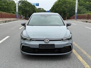 2022 Volkswagen Golf VIII, серый, 1970000 рублей, вид 2