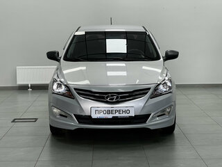 2015 Hyundai Solaris I Рестайлинг, серебристый, 690000 рублей, вид 5