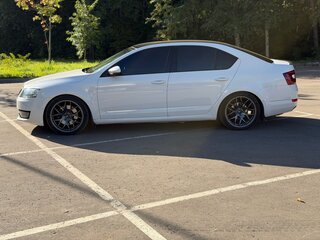 2015 Skoda Octavia III (A7), белый, 1550000 рублей, вид 4