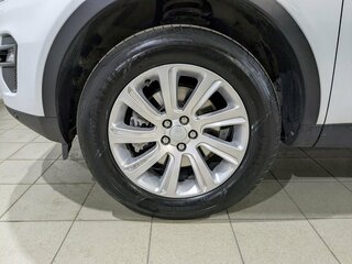 2017 Land Rover Discovery Sport I, белый, 2350000 рублей, вид 5