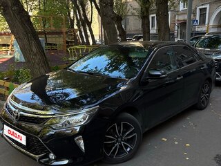 2017 Toyota Camry VII (XV50) Рестайлинг 2, чёрный, 2500000 рублей, вид 1