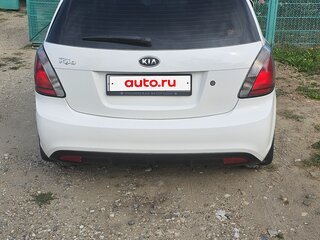 2010 Kia Rio II Рестайлинг, белый, 600000 рублей, вид 4