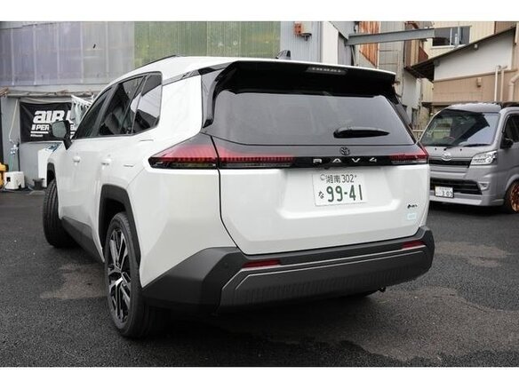 2026 Toyota RAV4 VI (XA60), белый, 8100000 рублей - вид 6