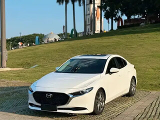 2021 Mazda 3 Axela IV (BP), белый, 1777000 рублей, вид 1