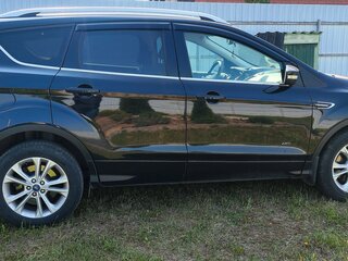 2017 Ford Kuga II Рестайлинг, чёрный, 1350000 рублей, вид 3