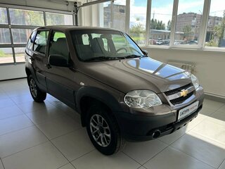 2019 Chevrolet Niva I Рестайлинг, коричневый, 740000 рублей, вид 4