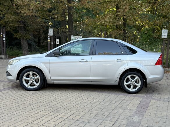 2008 Ford Focus II Рестайлинг, серебристый, 485000 рублей - вид 2
