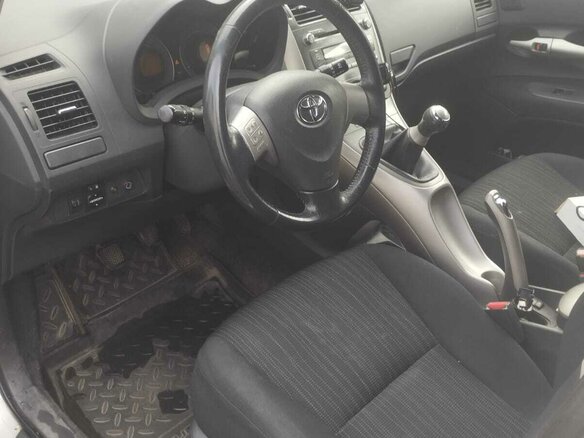 2007 Toyota Auris I, серый, 645000 рублей - вид 4