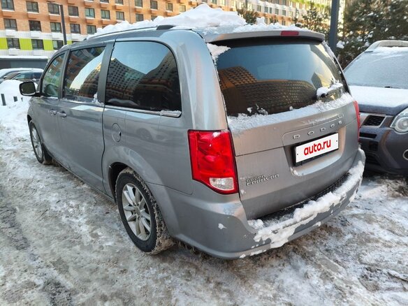 2020 Dodge Caravan Grand V, серый, 1990000 рублей