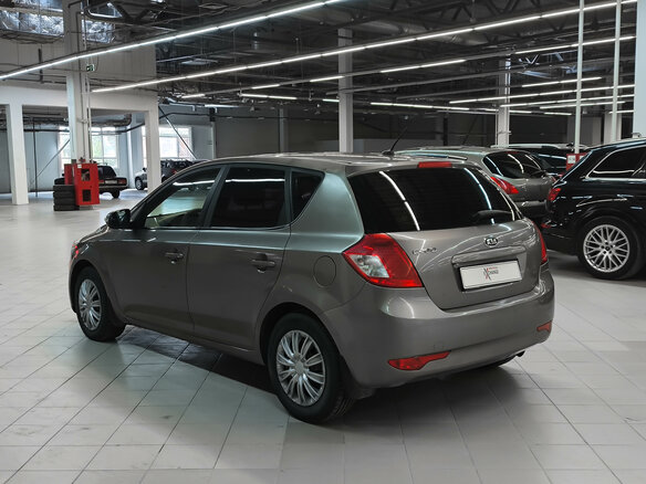 2010 Kia Ceed I Рестайлинг, бежевый, 587000 рублей - вид 2
