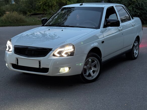 2013 Lada (ВАЗ) Priora I, белый, 640000 рублей