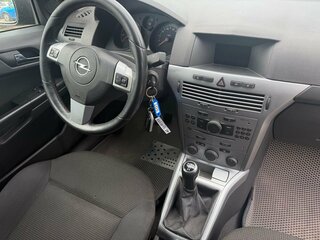 2013 Opel Astra H Рестайлинг, чёрный, 595000 рублей, вид 3