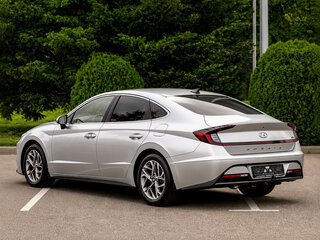 2021 Hyundai Sonata VIII (DN8), серый, 2215000 рублей, вид 4
