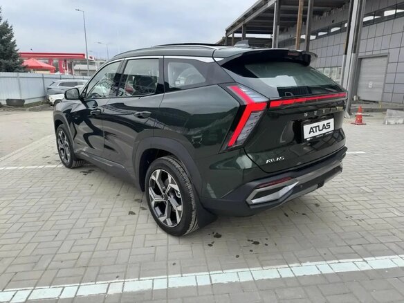 2026 Geely Atlas II, зелёный, 4119990 рублей - вид 3