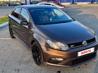 2017 Volkswagen Polo V Рестайлинг, коричневый, 1100000 рублей, вид 3