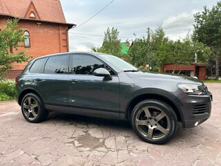 2011 Volkswagen Touareg II, серый, 2050000 рублей, вид 1