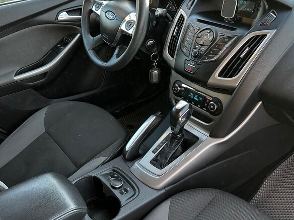 2013 Ford Focus III, серебристый, 815000 рублей - вид 4