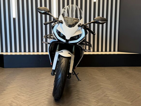2026 QJMotor SRK 421 RR, белый, 629000 рублей - вид 7