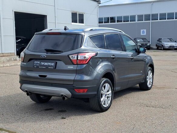 2017 Ford Kuga II Рестайлинг, серый, 1069000 рублей - вид 4
