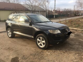 2007 Volkswagen Touareg I Рестайлинг, чёрный, 1100000 рублей, вид 3