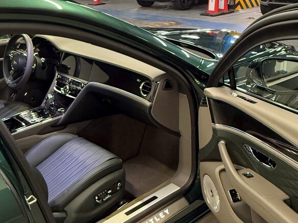 2021 Bentley Flying Spur III, зелёный, 23800000 рублей - вид 12