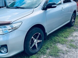 2010 Toyota Corolla X (E140, E150) Рестайлинг, серебристый, 900000 рублей, вид 4