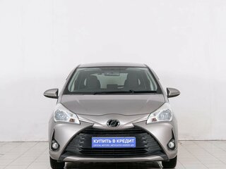 2018 Toyota Vitz III (XP130) Рестайлинг, коричневый, 899000 рублей, вид 2
