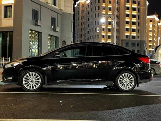 2017 Ford Focus III Рестайлинг, чёрный, 1300000 рублей, вид 4