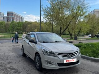 2015 Hyundai Solaris I Рестайлинг, бежевый, 710000 рублей, вид 4