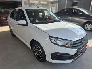 2026 Lada (ВАЗ) Granta Sportline I Рестайлинг, белый, 1409000 рублей, вид 1