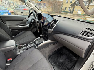2016 Mitsubishi L200 V, белый, 1850000 рублей, вид 5